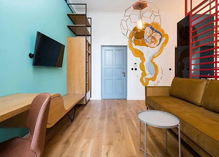 Goldfinger 3-Bed Unique Apartment In The Heart Of Podgorze