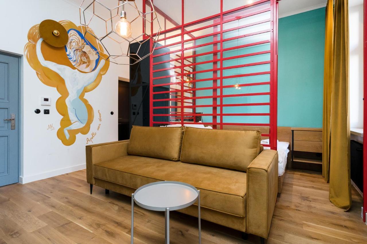 Apartment Goldfinger 3-bed Unique In The Heart Of Podgorze Krakow